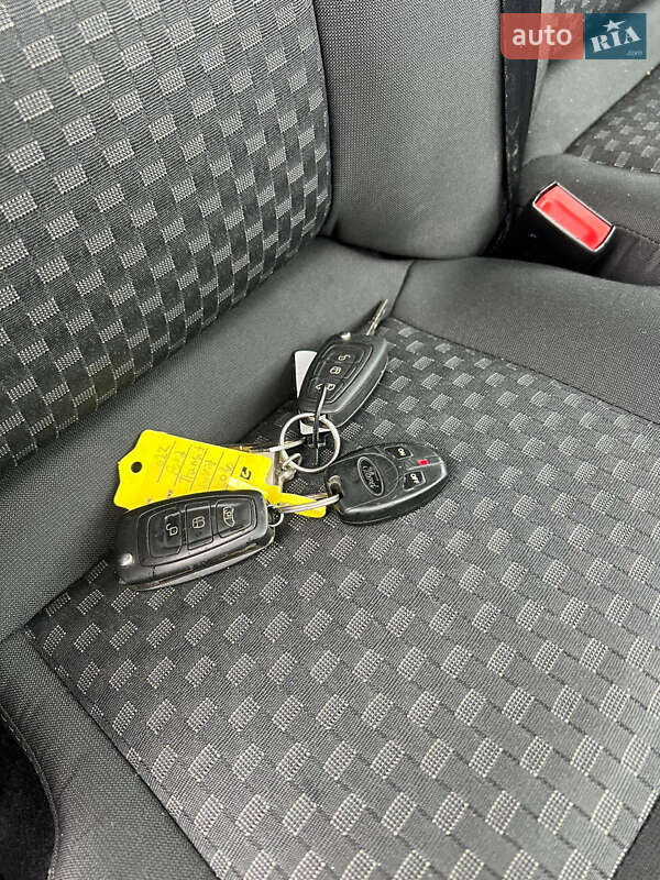 Вантажний фургон Ford Transit 2022 в Бродах