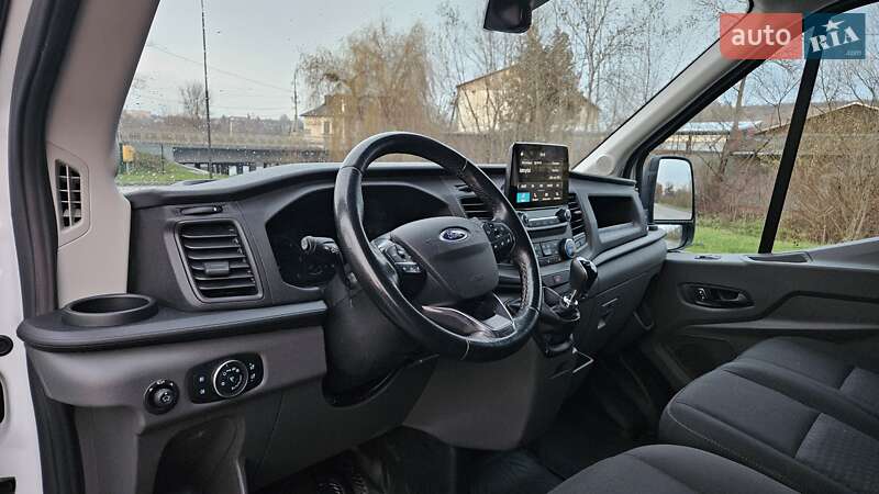 Вантажний фургон Ford Transit 2021 в Бережанах