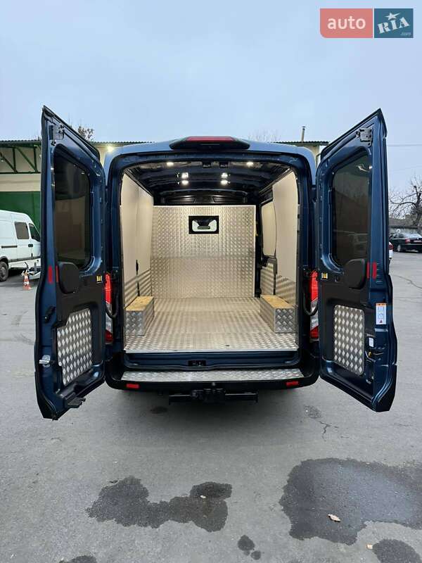 Вантажний фургон Ford Transit 2019 в Луцьку