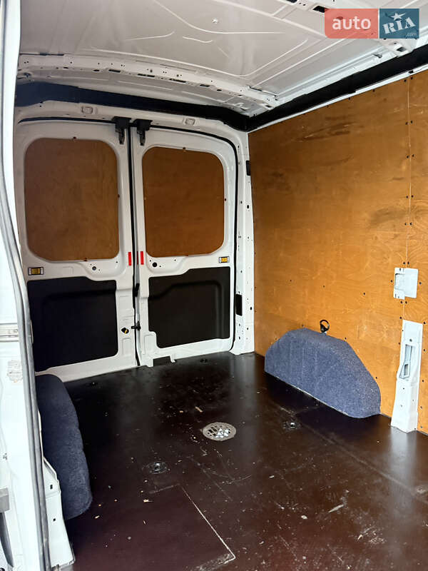 Грузовой фургон Ford Transit 2019 в Ровно