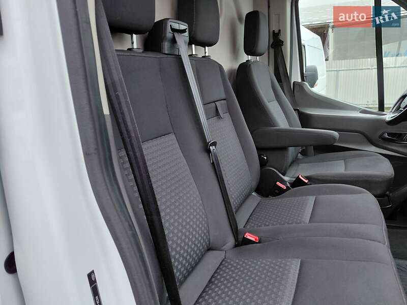 Вантажний фургон Ford Transit 2020 в Івано-Франківську