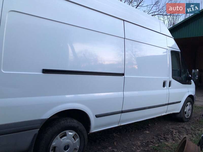 Грузовой фургон Ford Transit 2012 в Виннице