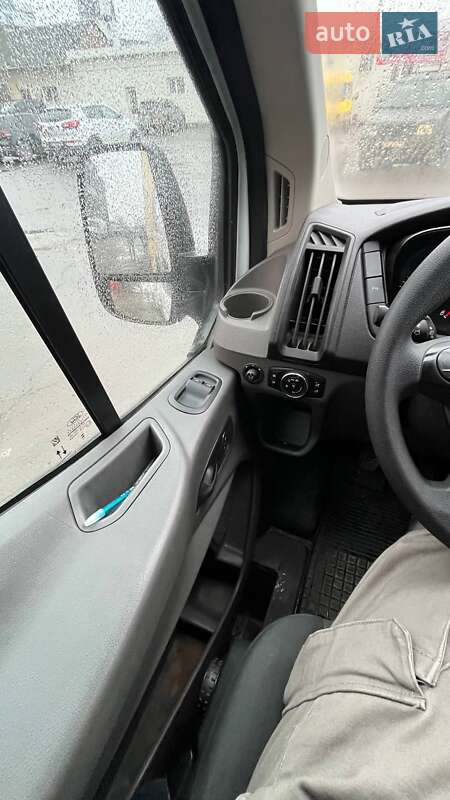 Микроавтобус грузовой (до 3,5т) Ford Transit 2023 в Львове