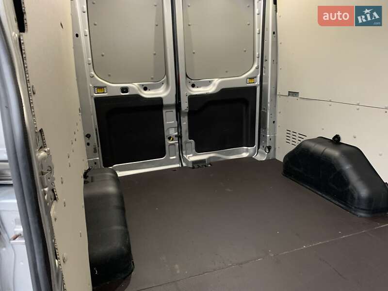 Микроавтобус грузовой (до 3,5т) Ford Transit 2020 в Ровно фото 16 Микроавтобус грузовой (до 3,5т) Ford Transit 2020 в Ровно