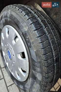 Грузовой фургон Ford Transit 2008 в Львове
