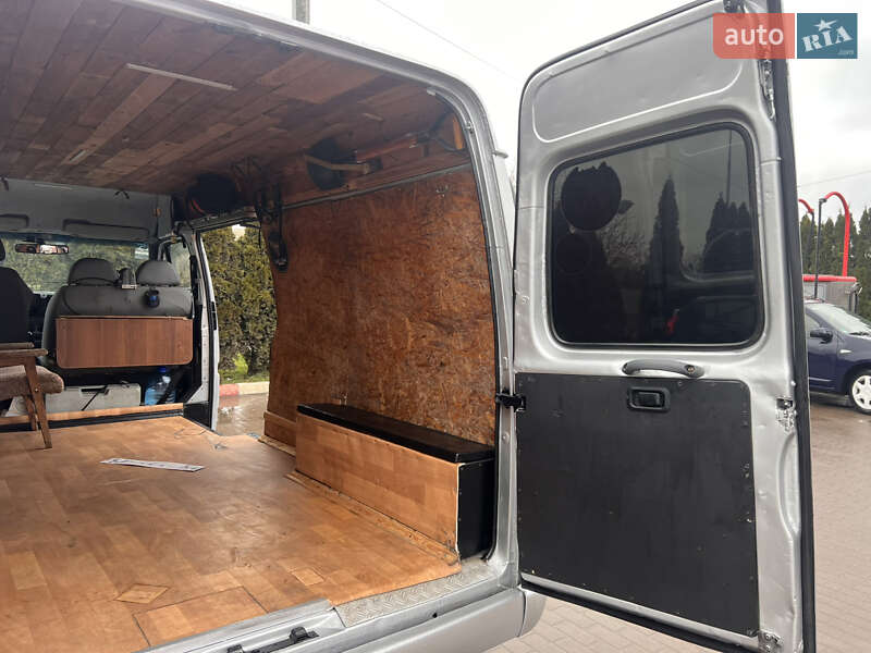 Грузовой фургон Ford Transit 1998 в Виннице