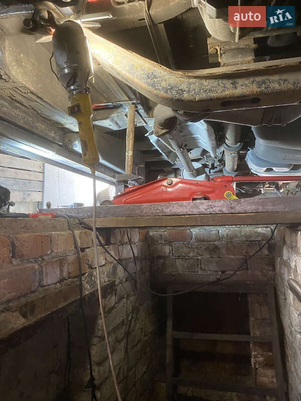 Грузовой фургон Ford Transit 1998 в Виннице