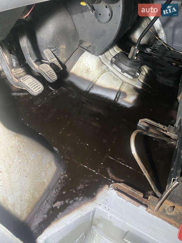 Грузовой фургон Ford Transit 1998 в Виннице