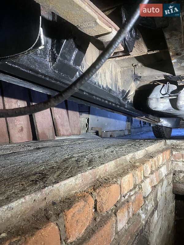 Грузовой фургон Ford Transit 1998 в Виннице