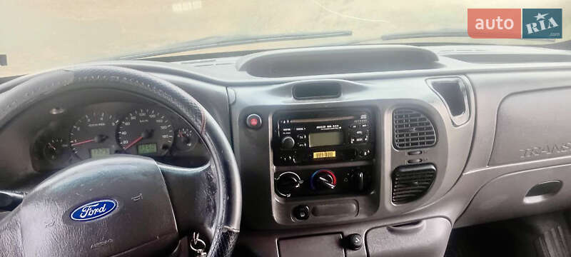 Грузовой фургон Ford Transit 2004 в Черновцах