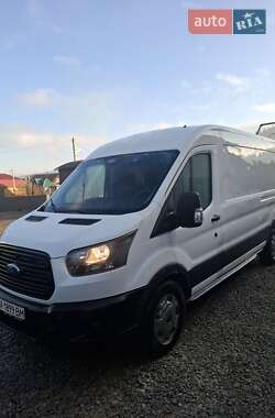 Вантажний фургон Ford Transit 2017 в Рахові