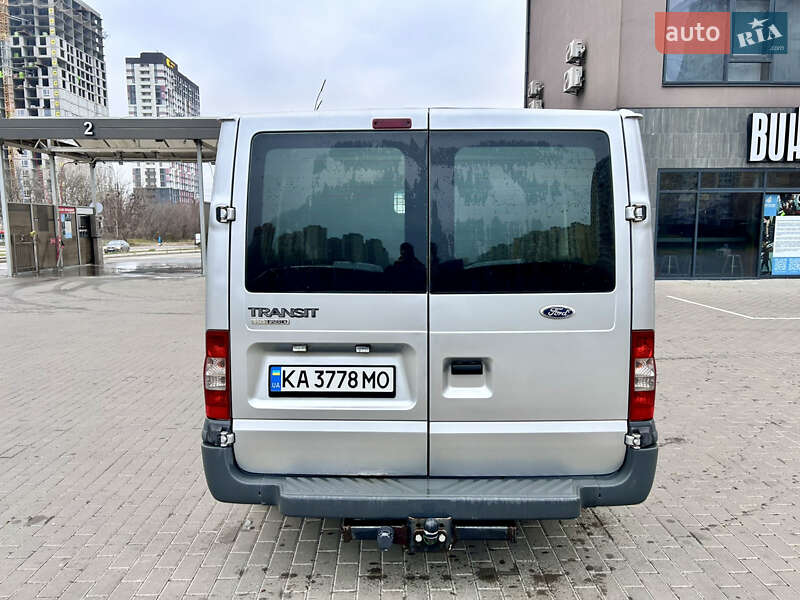 Грузовой фургон Ford Transit 2006 в Киеве
