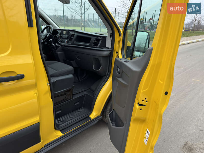 Грузовой фургон Ford Transit 2021 в Ирпене