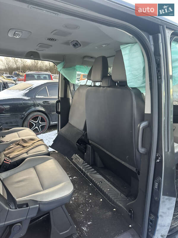 Мікроавтобус Ford Transit 2017 в Ужгороді