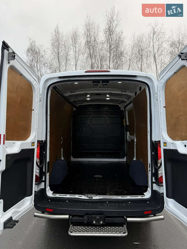 Вантажний фургон Ford Transit 2019 в Рівному