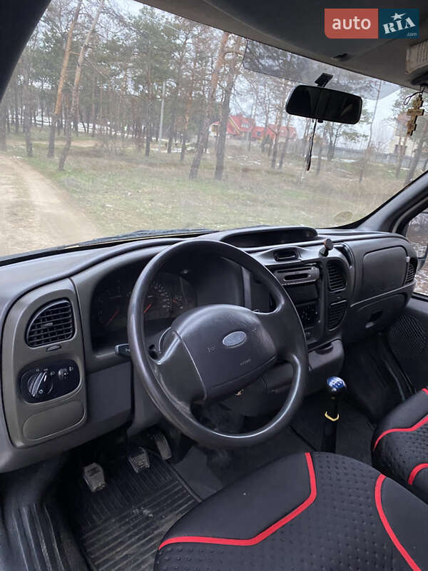 Вантажний фургон Ford Transit 2006 в Миколаєві