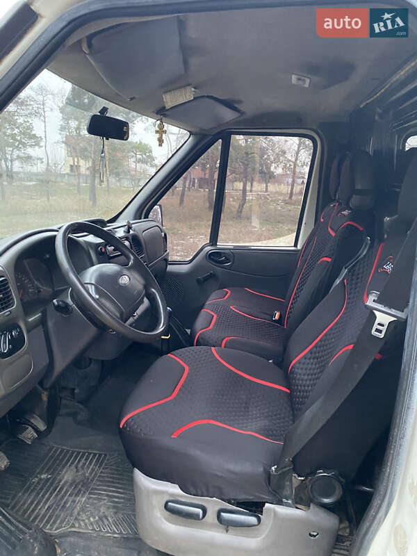 Вантажний фургон Ford Transit 2006 в Миколаєві