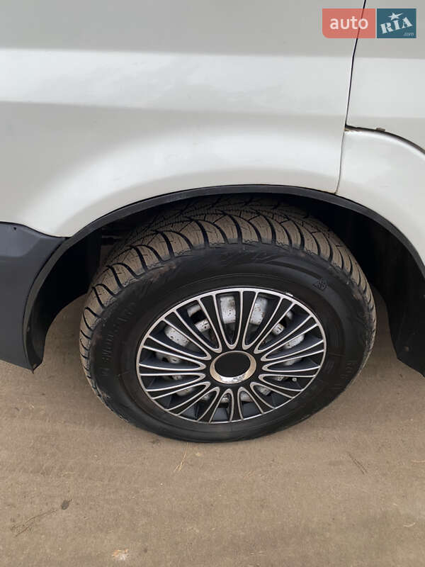 Вантажний фургон Ford Transit 2006 в Миколаєві