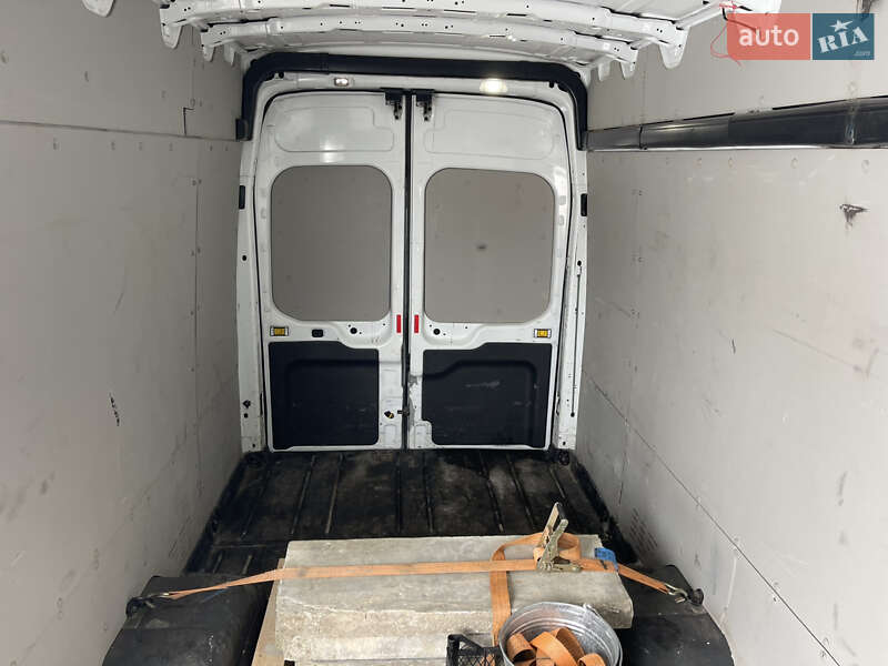 Вантажний фургон Ford Transit 2019 в Попільні