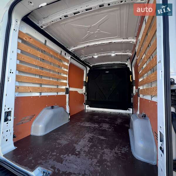 Вантажний фургон Ford Transit 2019 в Києві