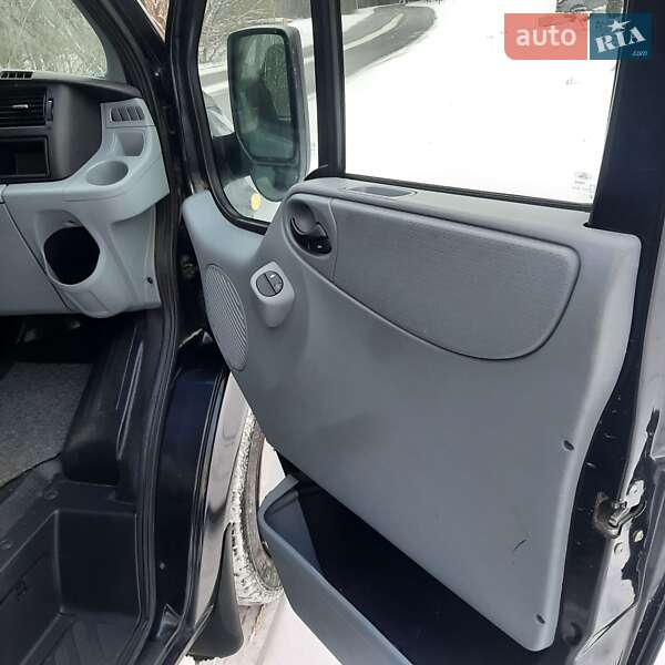 Вантажопасажирський фургон Ford Transit 2011 в Полтаві