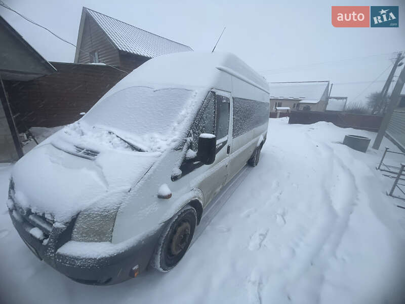 Пригородный автобус Ford Transit 2006 в Чуднове