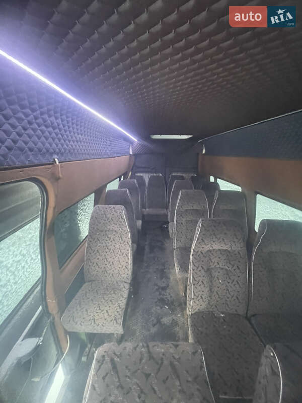 Пригородный автобус Ford Transit 2006 в Чуднове