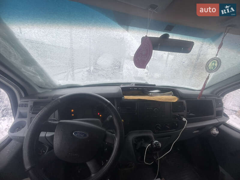 Пригородный автобус Ford Transit 2006 в Чуднове