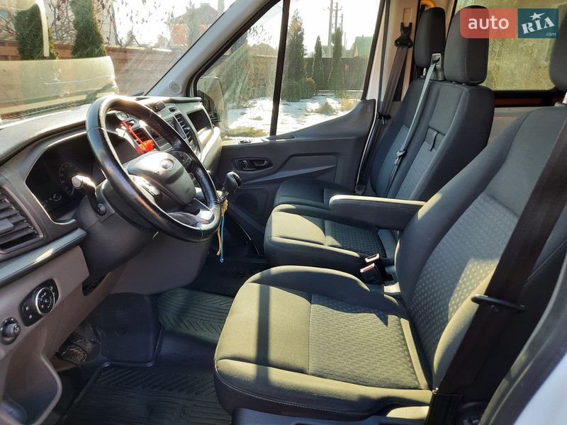 Вантажопасажирський фургон Ford Transit 2020 в Києві