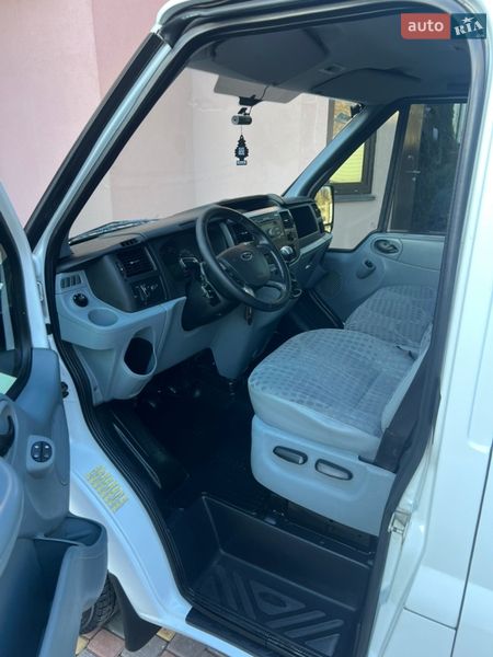 Вантажний фургон Ford Transit 2012 в Києві