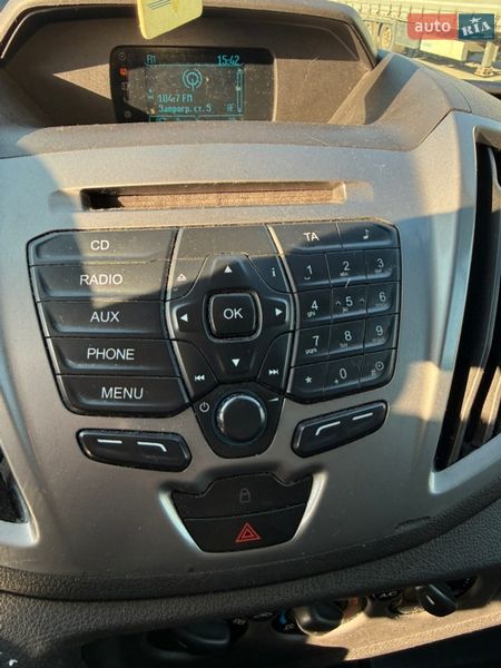 Вантажний фургон Ford Transit 2015 в Львові