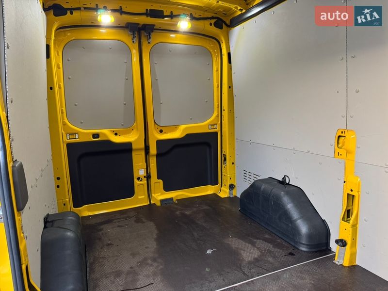 Вантажний фургон Ford Transit 2021 в Ірпені