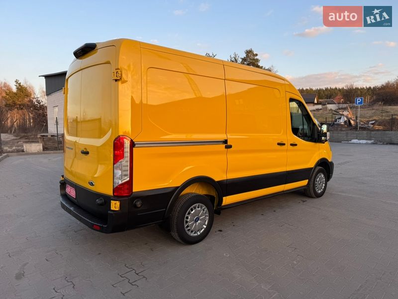 Вантажний фургон Ford Transit 2021 в Ірпені