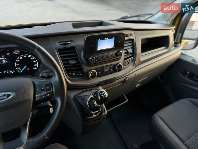 Вантажний фургон Ford Transit 2021 в Ірпені