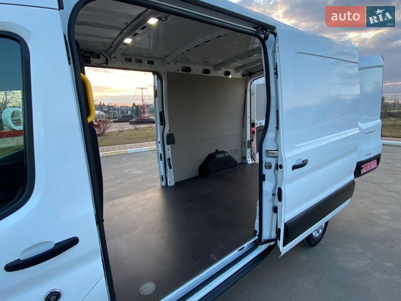 Вантажний фургон Ford Transit 2022 в Ірпені