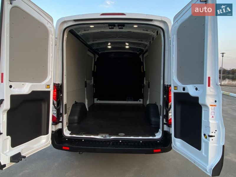 Вантажний фургон Ford Transit 2022 в Ірпені