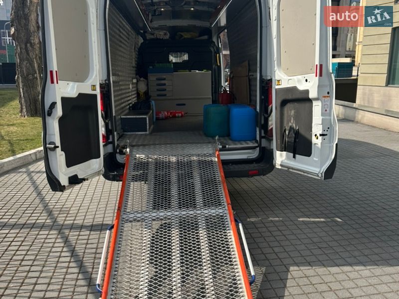 Грузовой фургон Ford Transit 2018 в Киеве