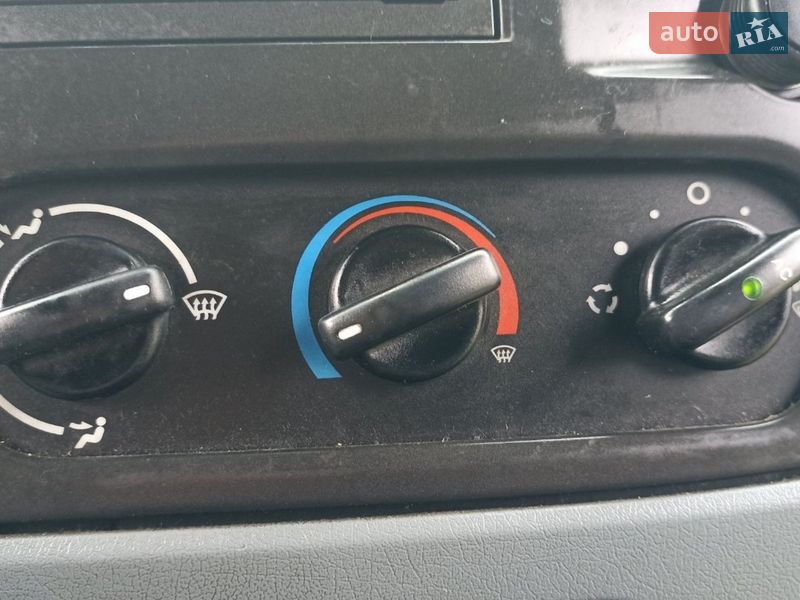 Вантажний фургон Ford Transit 2007 в Снятині