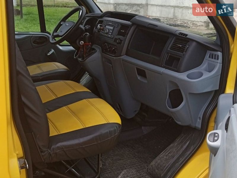 Вантажний фургон Ford Transit 2010 в Березані