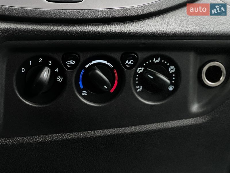 Мінівен Ford Transit 2015 в Львові