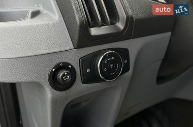 Вантажний фургон Ford Transit 2019 в Мукачевому