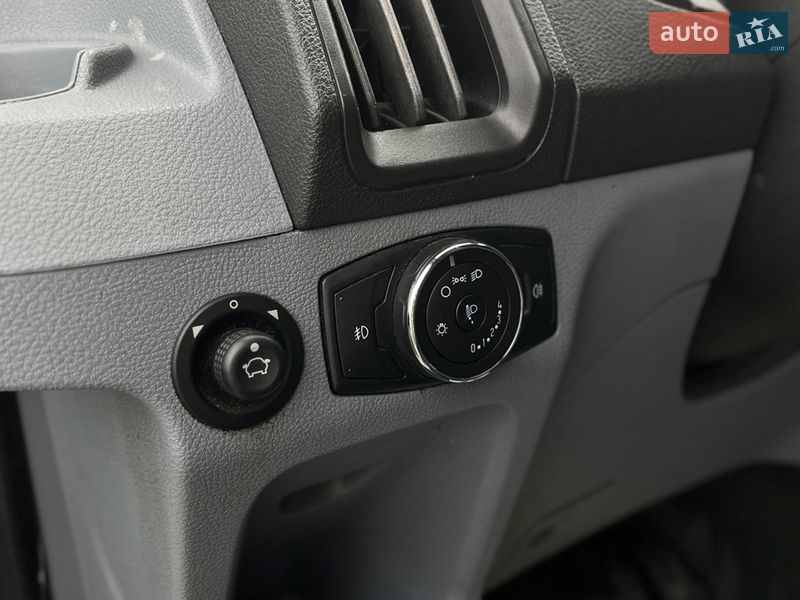 Вантажний фургон Ford Transit 2019 в Мукачевому