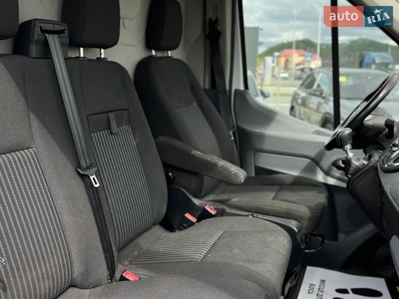 Вантажний фургон Ford Transit 2019 в Мукачевому