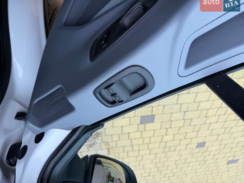 Минивэн Ford Transit 2017 в Радивилове