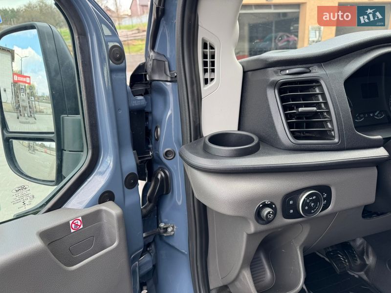 Вантажний фургон Ford Transit 2020 в Бучі