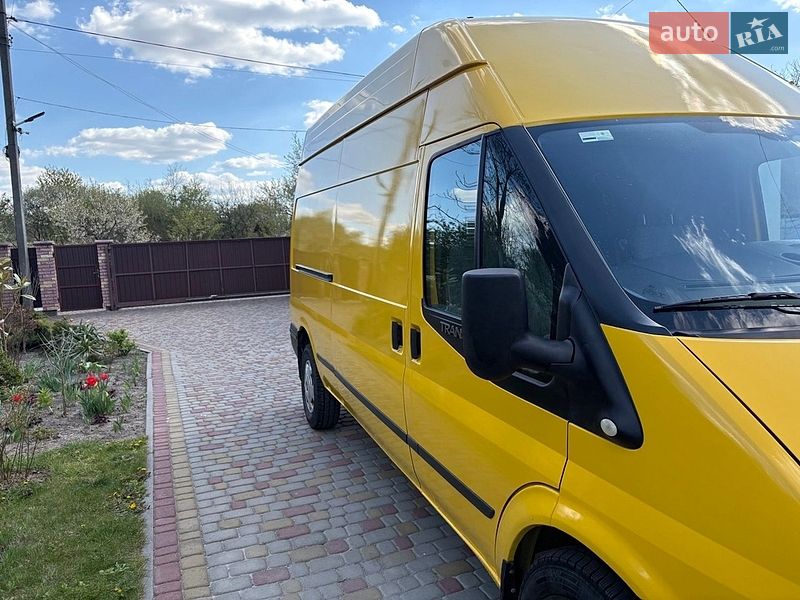 Грузовой фургон Ford Transit 2012 в Львове
