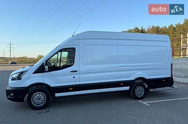 Грузовой фургон Ford Transit 2023 в Ирпене