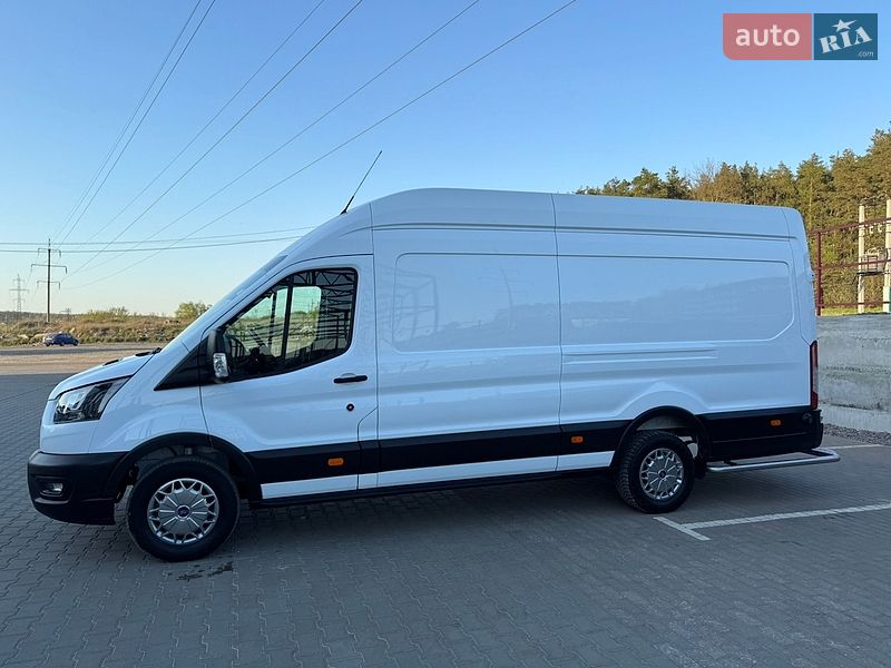 Грузовой фургон Ford Transit 2023 в Ирпене