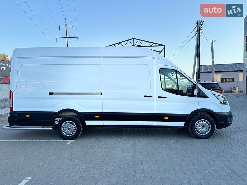 Грузовой фургон Ford Transit 2023 в Ирпене