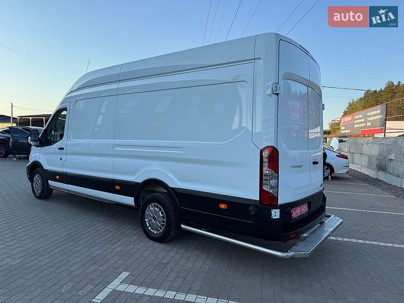 Грузовой фургон Ford Transit 2023 в Ирпене